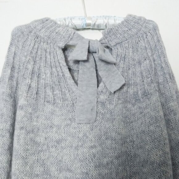 Lauren Conrad NWT Soft Grey Bow Back Loose Weave Pullover Sz L - Picture 6 of 8